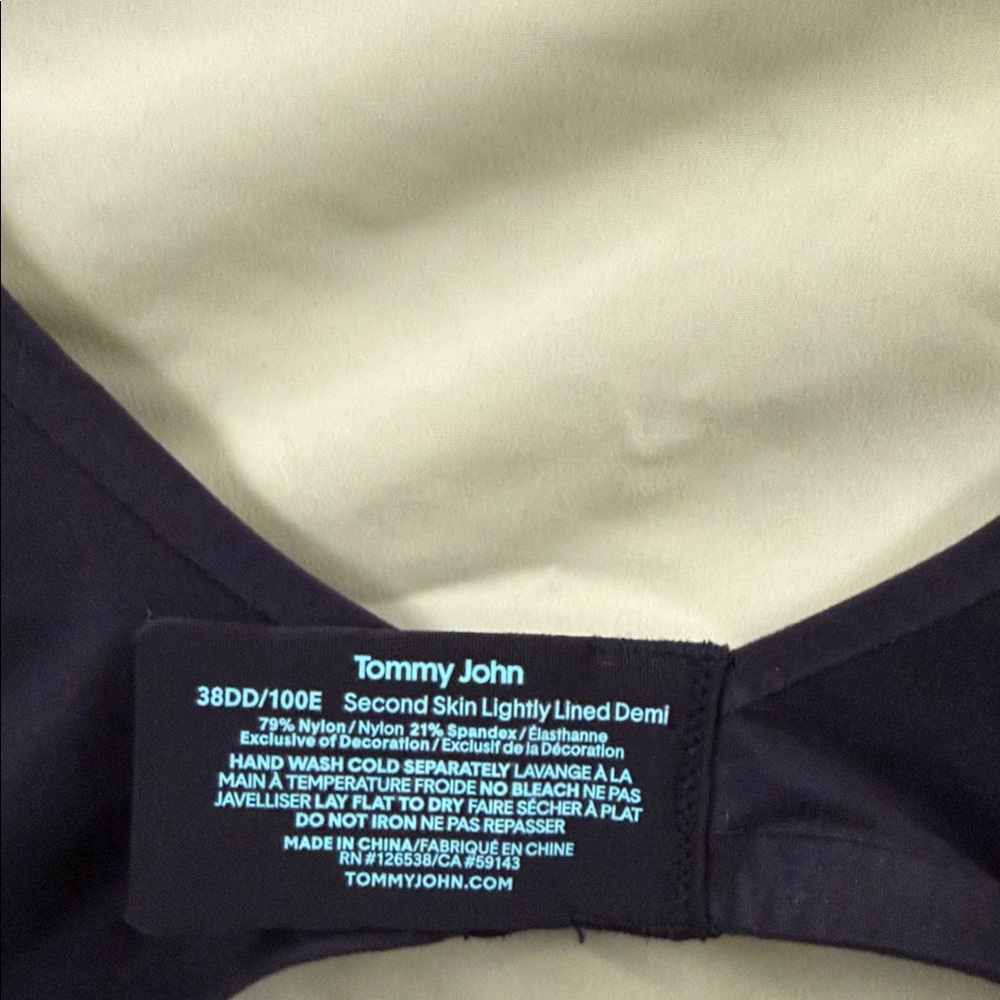 Tommy John Classic Black Bra - Picture 2 of 2